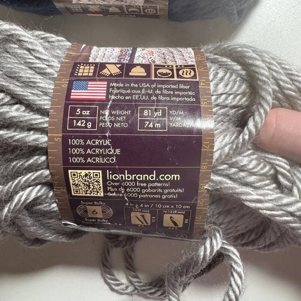 🛒 $8 Lion Brand Yarn Hometown Yarn Super-Bulky Bundle Knitting Crocheting  #348